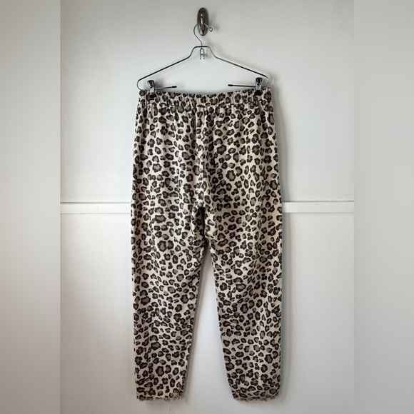 Monrow Leopard Print Cotton Raw Hem Crop Pull on Pants - Picture 8 of 14